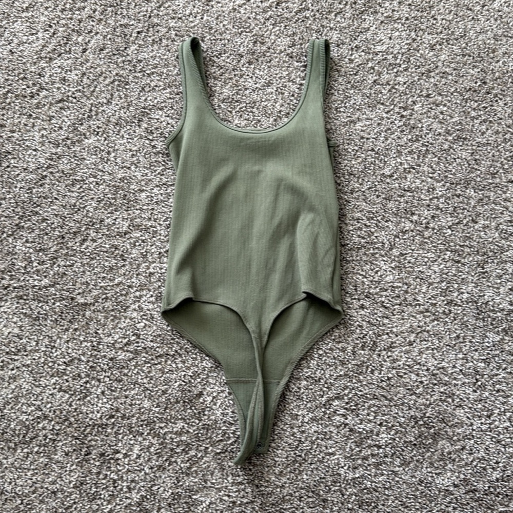 Abercrombie & Fitch Sage Green Bodysuit - Picture 4 of 4